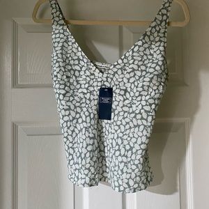 Abercrombie & Fitch Flowy Semi Crop Top